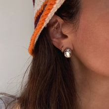 Cargar imagen en el visor de la galería, CAMERO EARRINGS
